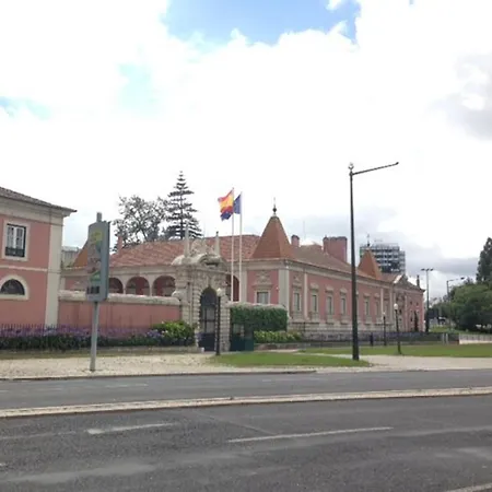 Mesa E Casa Encantada Lisbon